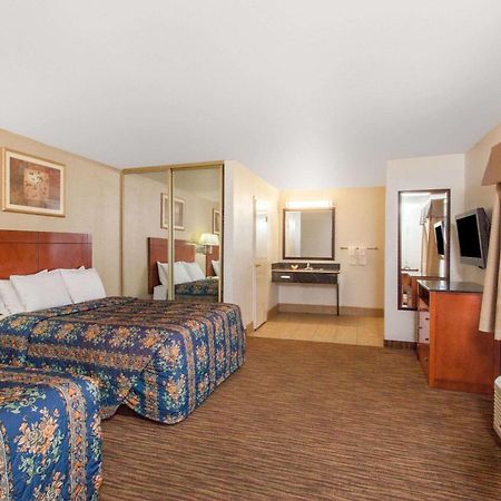 Travelodge By Wyndham Hemet Ca Екстер'єр фото